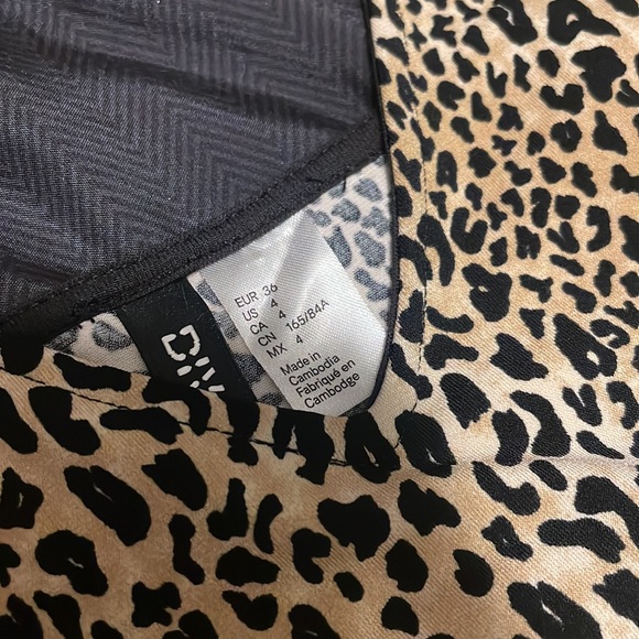 Women’s leopard print bodycon dress - Picture 2 of 3